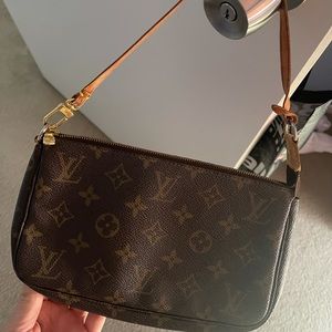 Louis Vuitton Félicie Pochette - Black – Chicago Pawners & Jewelers